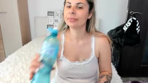 eroticsensualkitty4u online show from June 2, 11:24 am
