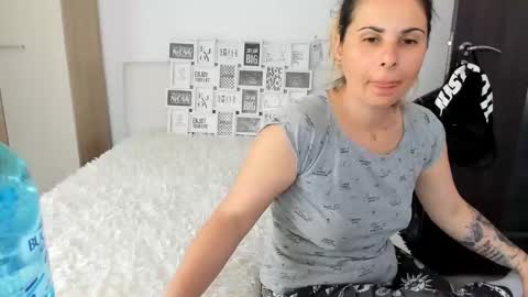 eroticsensualkitty4u online show from June 2, 12:52 pm