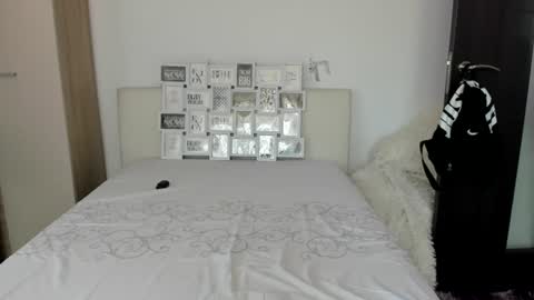 eroticsensualkitty4u online show from June 26, 11:35 am