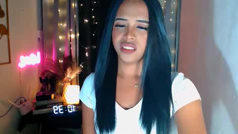 scarlet online show from February 22, 2:38 pm