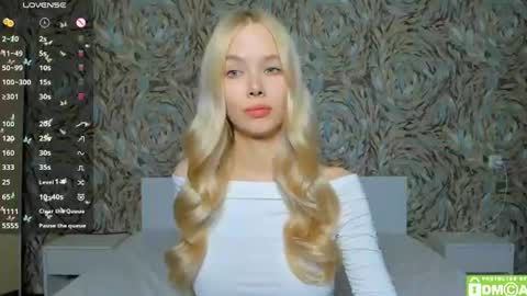 Megan long hair online show from July 18, 6:14 am