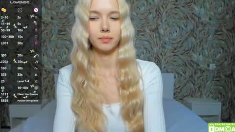 Megan long hair online show from July 29, 8:32 am