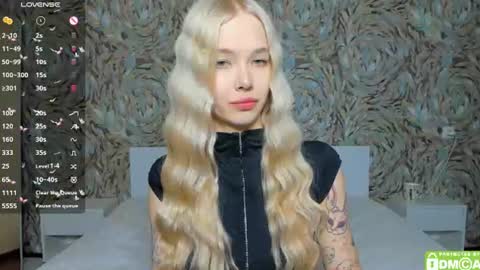 Megan long hair online show from August 1, 5:24 am