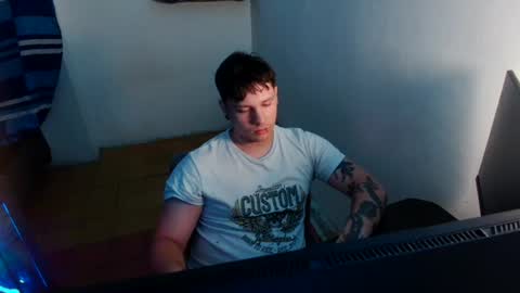 eskol212 online show from August 14, 9:24 am