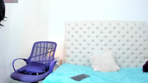 esmeralda  online show from August 8, 3:56 pm
