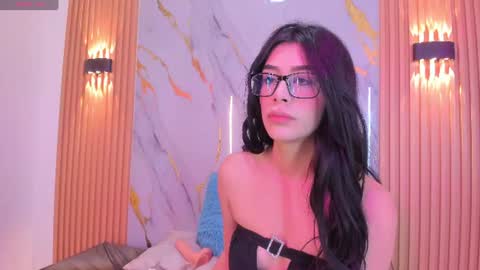 Esmeralda  Belles online show from August 4, 1:30 pm