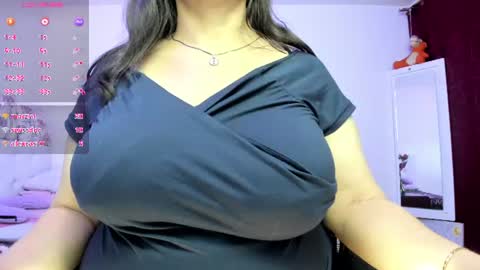esme online show from August 12, 12:35 am