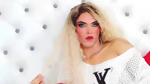 esmeraldasexycutee online show from July 16, 7:20 am