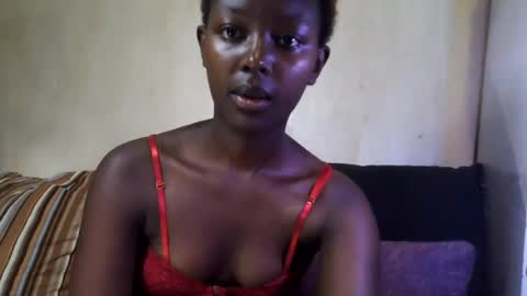essypetite853960 online show from August 8, 12:16 pm