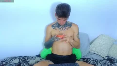 estebanchar_ online show from July 11, 3:23 am