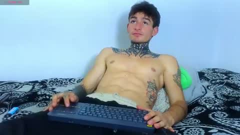 estebanchar_ online show from July 14, 1:00 am