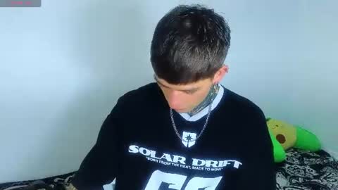 estebanchar_ online show from July 14, 10:10 pm