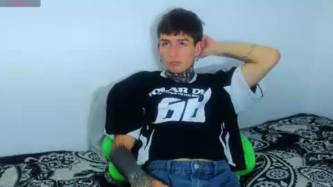 estebanchar_ online show from July 15, 2:34 am