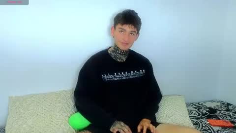 estebanchar_ online show from July 16, 8:20 pm