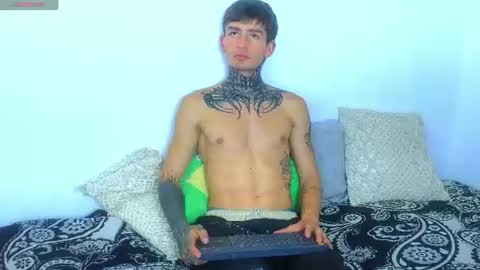 estebanchar_ online show from July 21, 9:28 pm