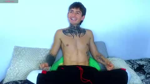 estebanchar_ online show from July 28, 1:44 am