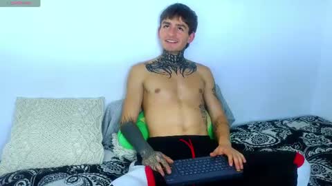 estebanchar_ online show from July 28, 6:08 am