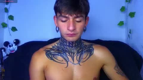 estebanchar_ online show from August 12, 2:47 am