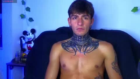 estebanchar_ online show from August 12, 3:53 am