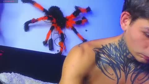 estebanchar_ online show from August 14, 1:20 am