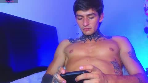 estebanchar_ online show from August 14, 3:32 am