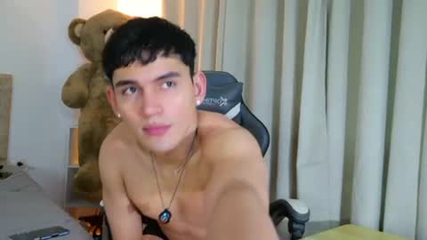 Esteban online show from August 3, 7:32 pm