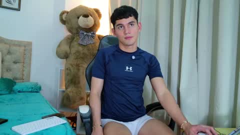 Esteban online show from August 5, 2:26 pm
