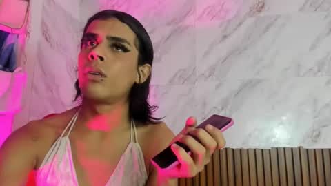 estefani_robles online show from August 4, 4:20 am