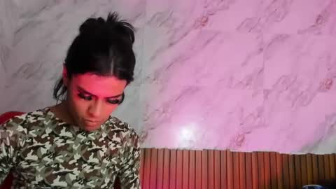 estefani_robles online show from August 10, 6:04 am