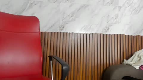estefani_robles online show from August 12, 3:09 am
