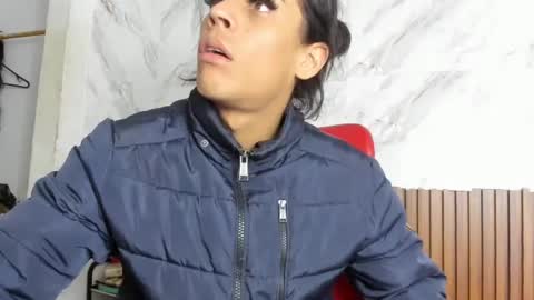 estefani_robles online show from August 12, 5:32 am