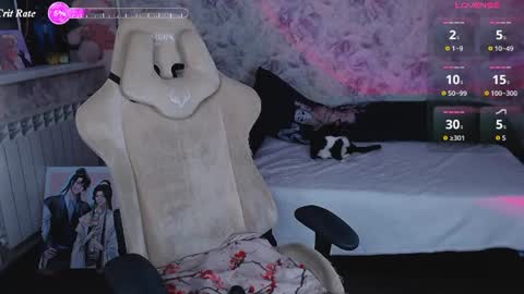 estelle_hicks online show from July 27, 7:30 pm