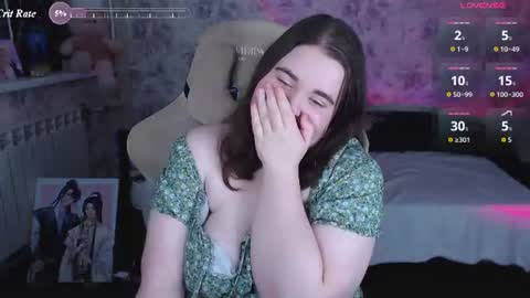 estelle_hicks online show from August 7, 10:43 pm