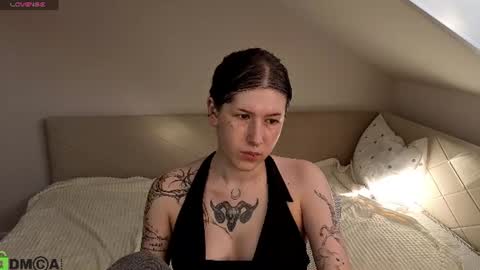 Ester Henderson online show from August 2, 9:16 am