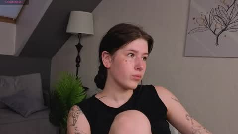 Ester Henderson online show from August 4, 9:17 am