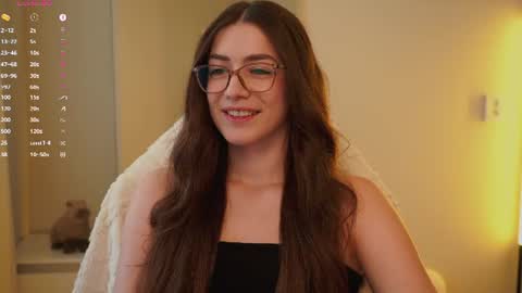 Ester online show from August 12, 9:55 am