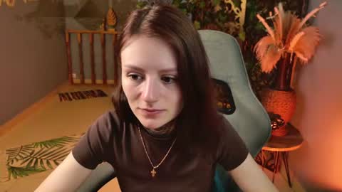 Ester Hernandes or Velira online show from August 5, 10:57 am