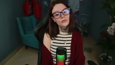 Ester Hernandes or Velira online show from August 10, 4:19 pm