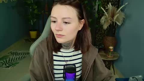 Ester Hernandes or Velira online show from August 11, 10:39 am