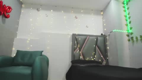 esterlindez online show from August 8, 12:43 am