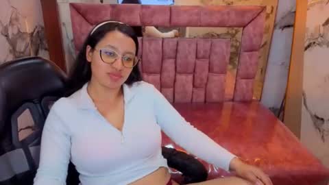estrellaa_b online show from August 14, 10:02 pm