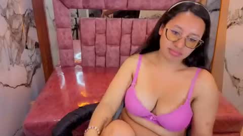 estrellaa_b online show from August 15, 1:20 am