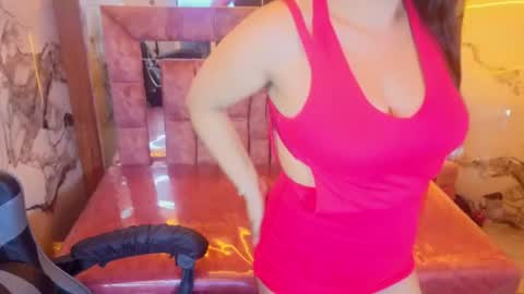 estrellaa_b online show from August 15, 8:35 pm