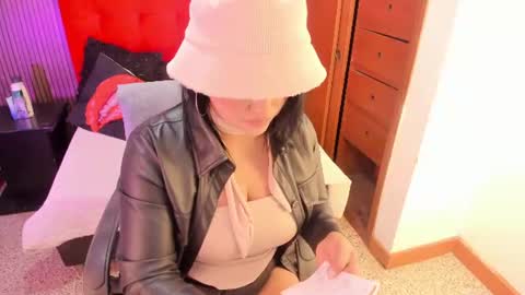 Estrella Ammith online show from August 9, 5:03 pm