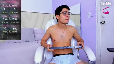 ethan12_ online show from August 13, 7:44 am