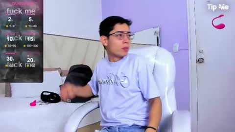 ethan12_ online show from August 14, 3:32 am