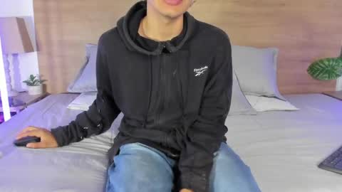 Ethan Bigdick Latino  online show from August 8, 11:10 am