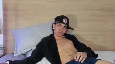 Ethan Bigdick Latino  online show from August 8, 4:40 pm