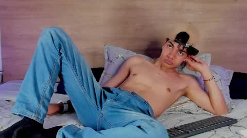 Ethan Bigdick Latino  online show from August 14, 5:49 pm