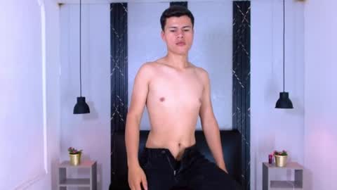 Ethan Brooks  online show from August 6, 11:37 pm